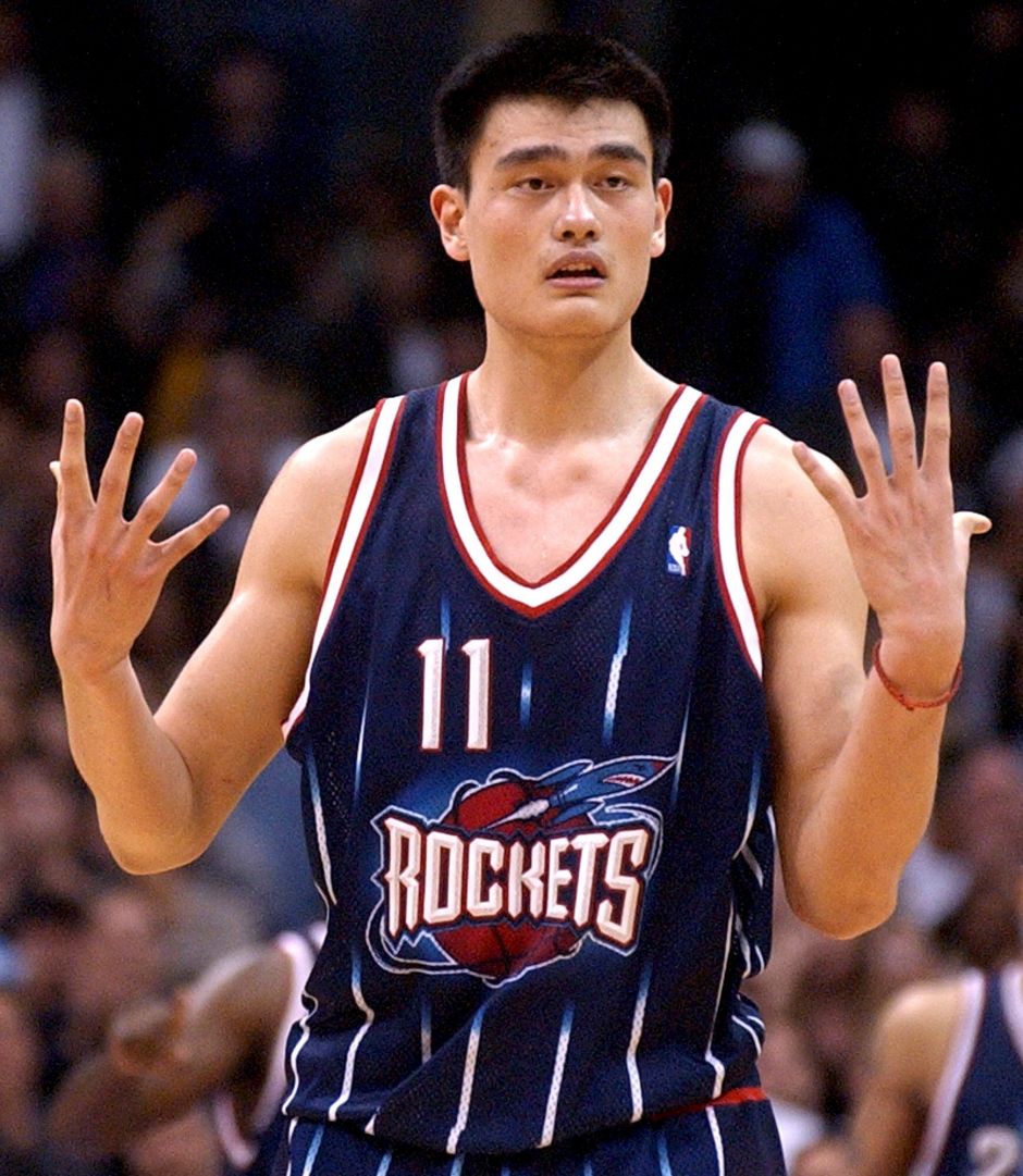 杜锋在防守