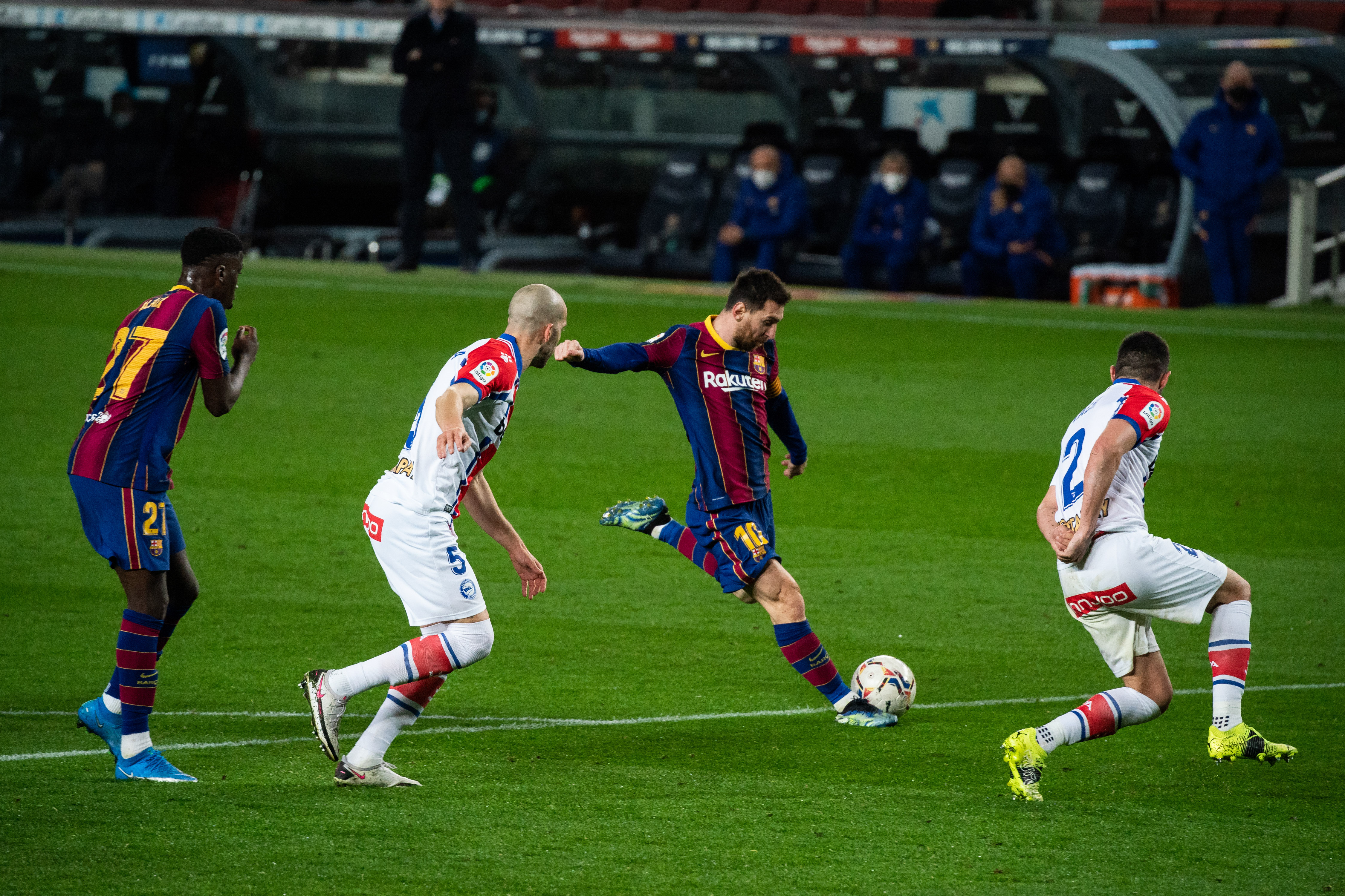 左路传球 左路传球