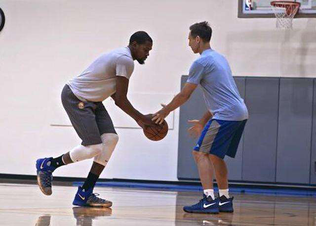 锋线上更多 锋线上更多